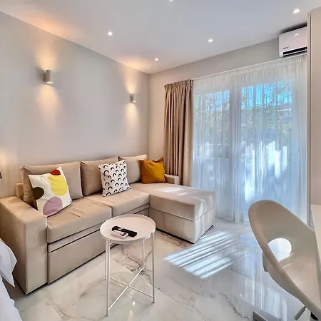 Xenios Suites, Modern Center Living Daire Selanik