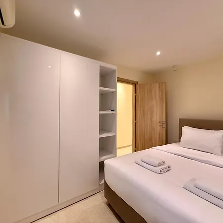 Xenios Suites, Modern Center Living Selanik