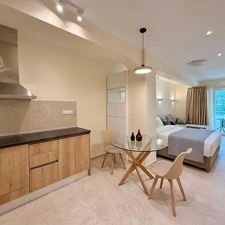 Xenios Suites, Modern Center Living Daire *